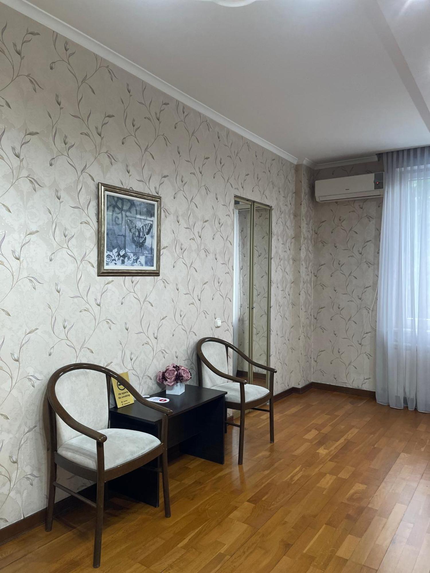 Apartment 5 Almaty Extérieur photo