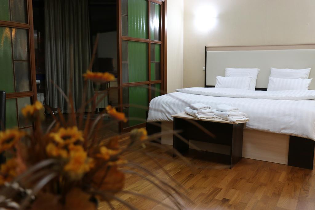 Apartment 5 Almaty Extérieur photo